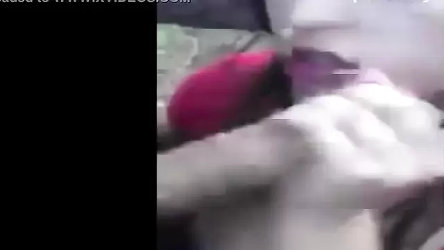 Hübsches Girl bläst einem Türken draußen in Artvin einen.
